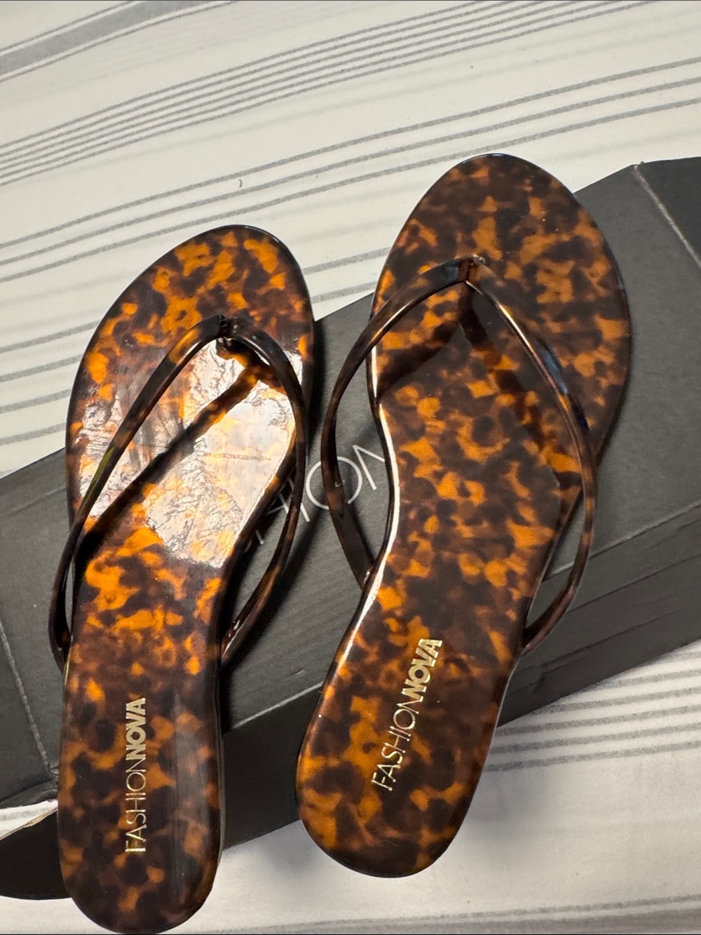 Fashion Nova Tortoiseshell-Pattern Flip Flop Sandals - Brown/Amber
